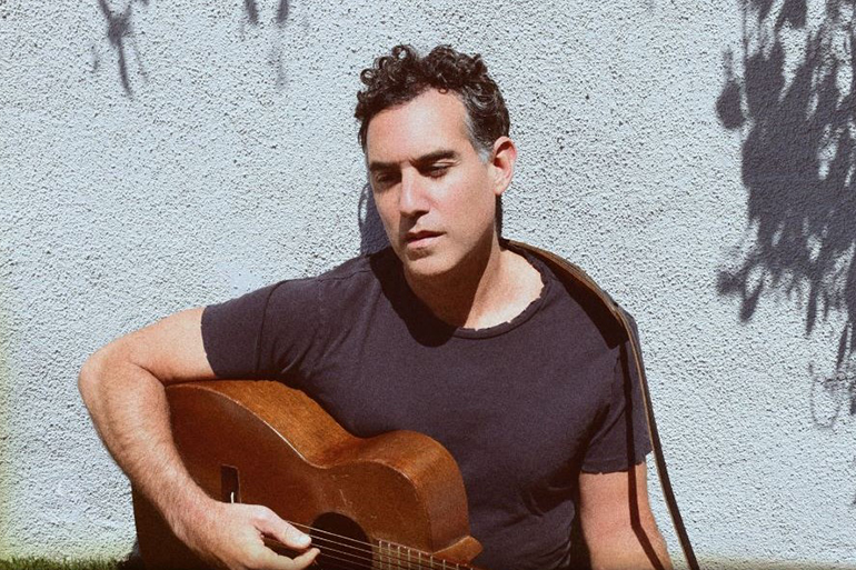 Joshua Radin, Photo: Shervin Lainez