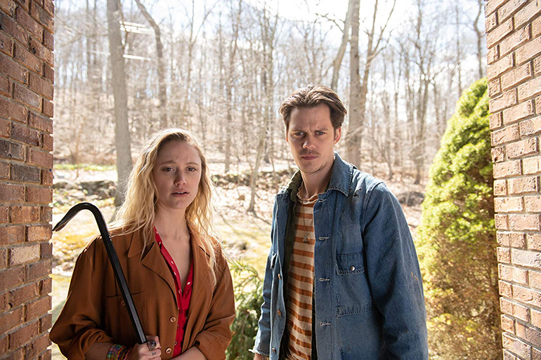 Bill Skarsgård and Maika Monroe in "Villains" 2019