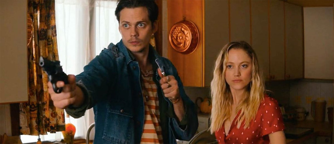 Bill Skarsgård and Maika Monroe as Mickey and Jules in "villains"
