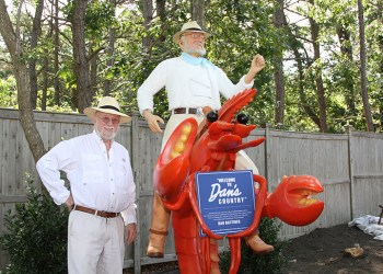 Dan Rattiner with his lobster statue
