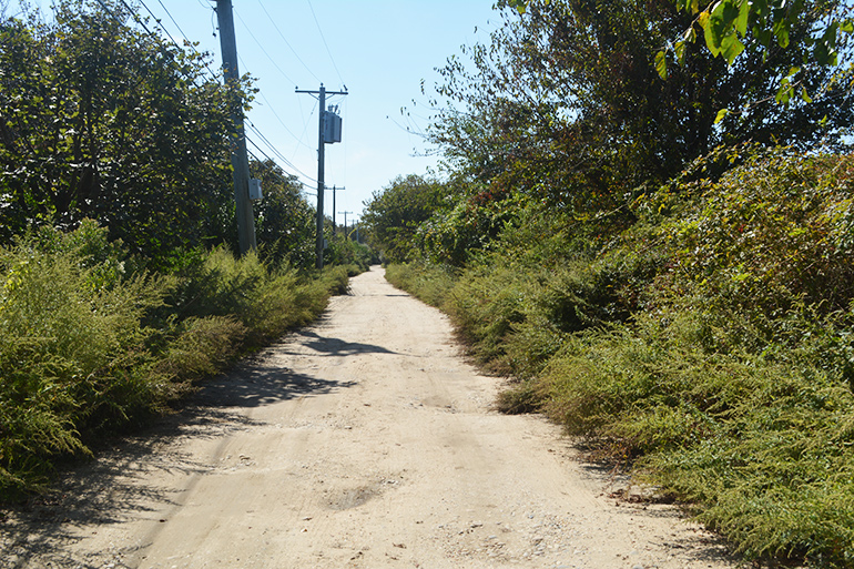 Dirt path trail leading away from Orient treasure hunt