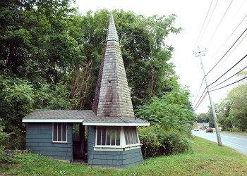 The Witch's Hat building in Aquebogue