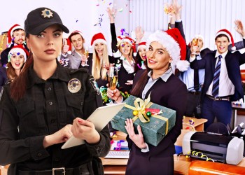 Hamptons Police arbitrate Yankee Swap gift exchange