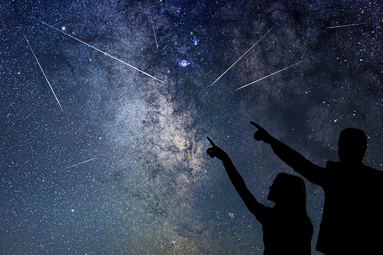 Watch the Geminids Meteor Shower Peak This Weekend