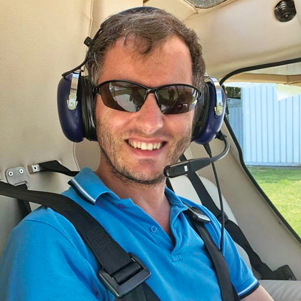 Alessandro Licciardello as pilot