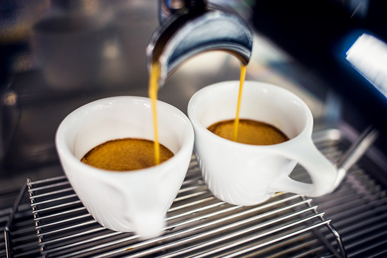 A perfect espresso is a 20-30 ml liquid witch extracts in around 25 seconds.