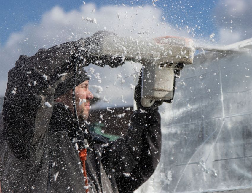 Rich Daly doing his 2020 HarborFrost ice carving demo