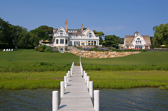 Lari Lane, Shelter Island Heights, Photo: Town &; Country Real Estate