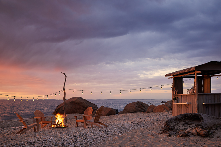 The Low Tide Beach Bar, Photo: Read McKendree