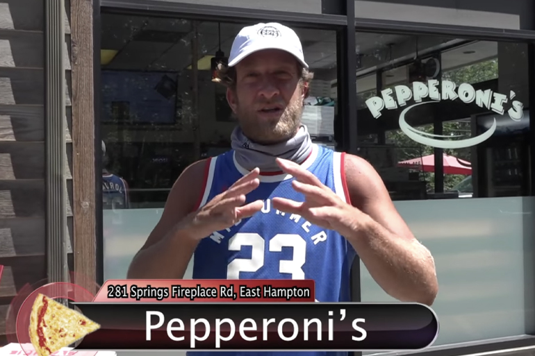 Dave Portnoy reviewing Pepperoni's