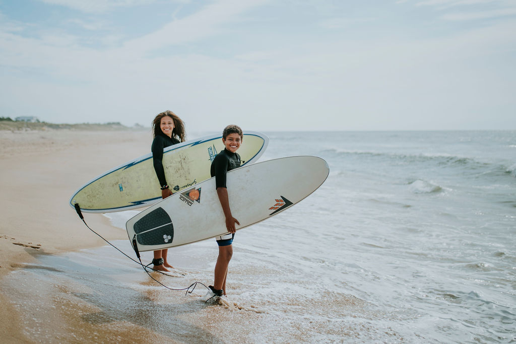 Sophia and Kilian Ruckriegel have organized “Paddle Out in Solidarity” on Napeague Lane beach Tuesday night. Independent/Grace Braaksma