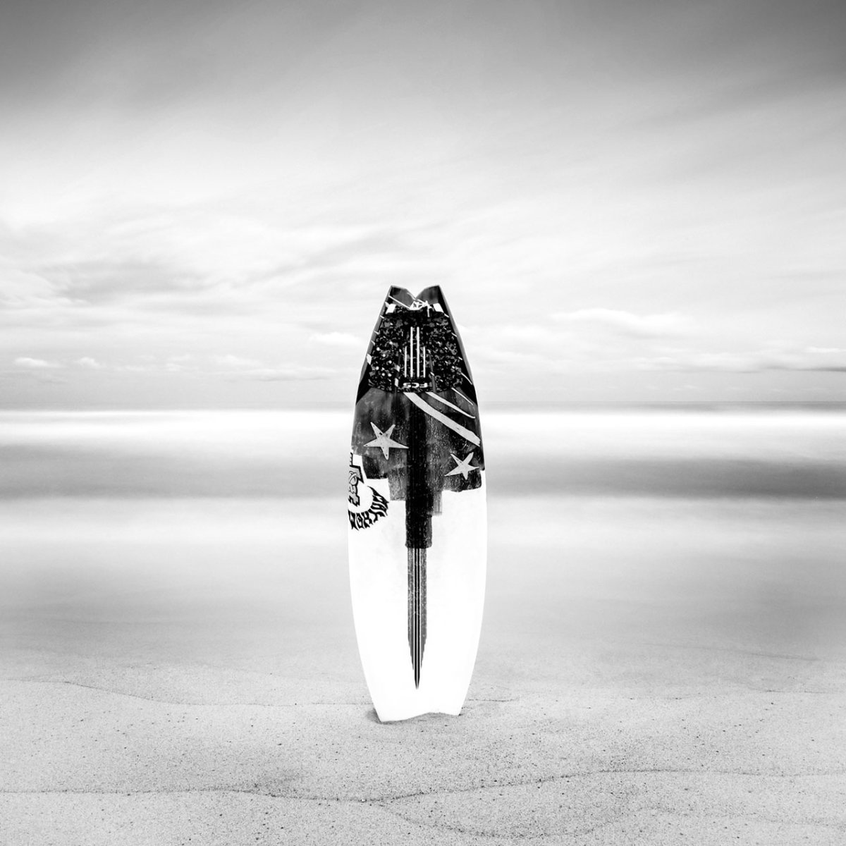 Gal-white-room-SURFBOARD-AT-WHITE-SANDS-MONO-CHROMA-1