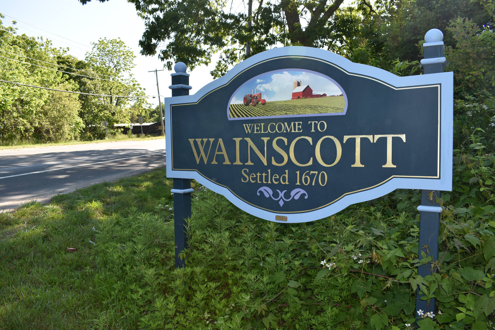 Wainscott sign