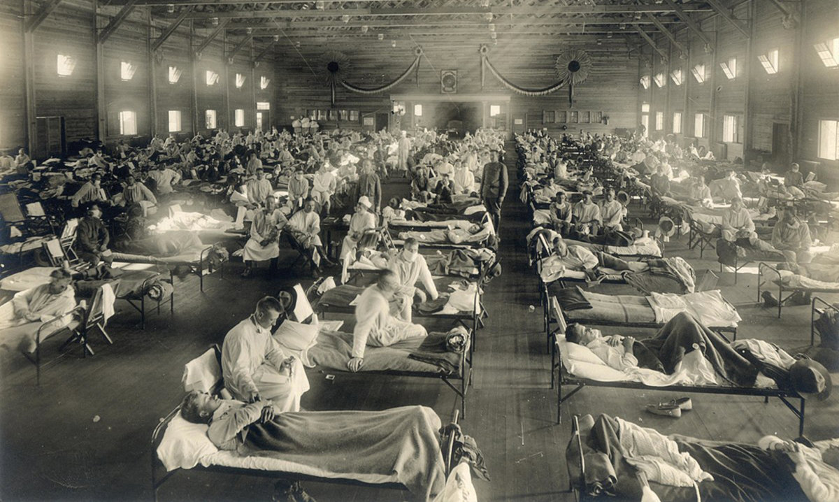 1918-1200px-Emergency_hospital_during_Influenza_epidemic_Camp_Funston_Kansas_-_NCP_1603-copy-3
