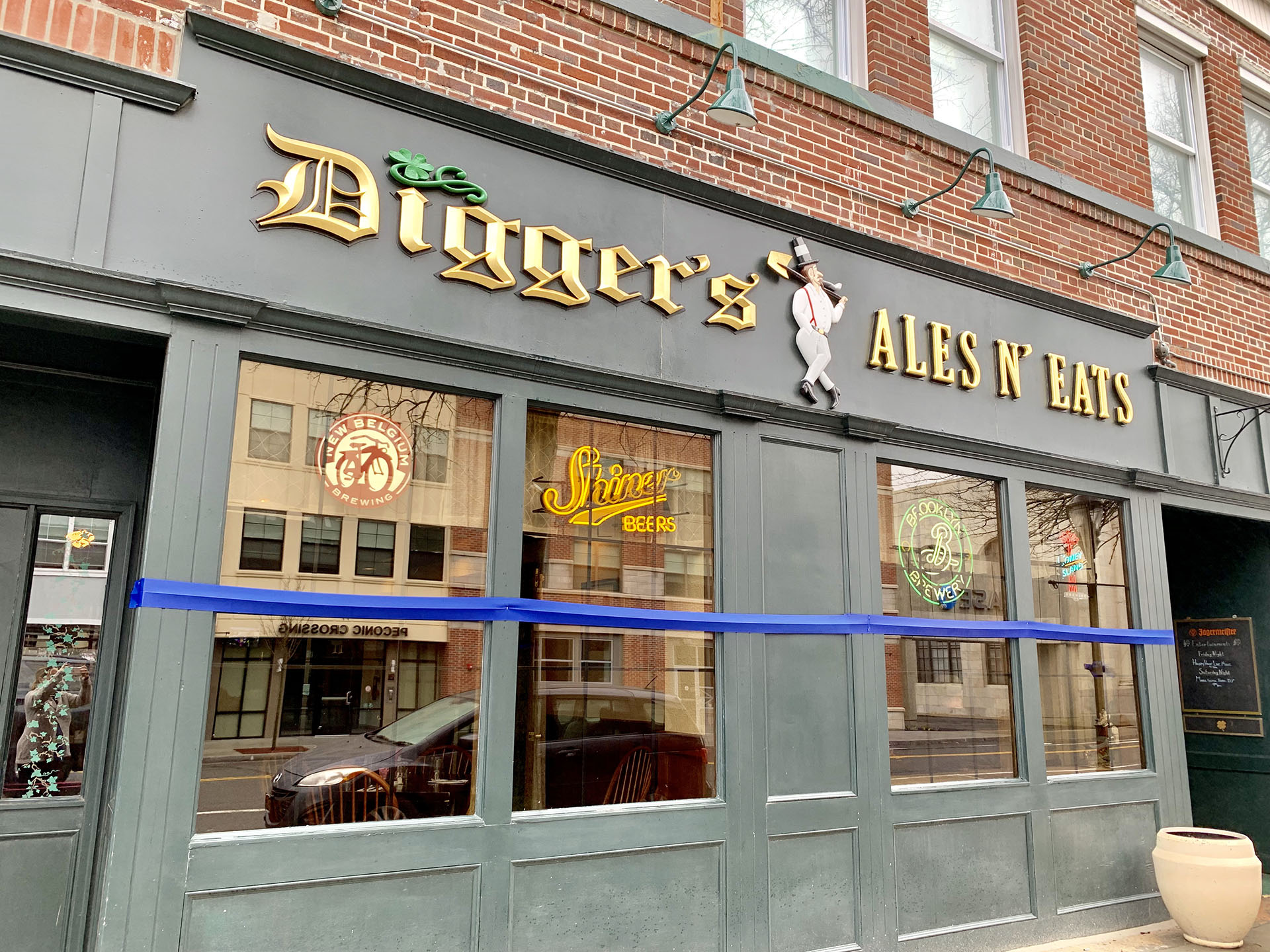 Digger’s Ales n’ Eats in Riverhead