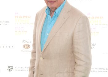Dr-Samuel-Waxman-Rob-RichSocietyAllure-scaled
