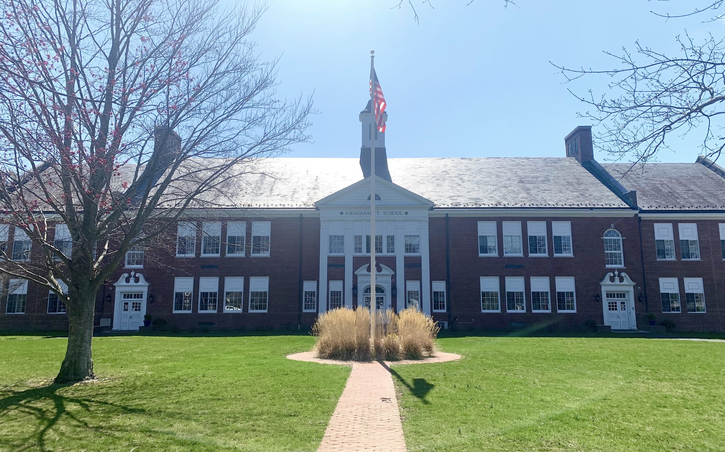 Amagansett School