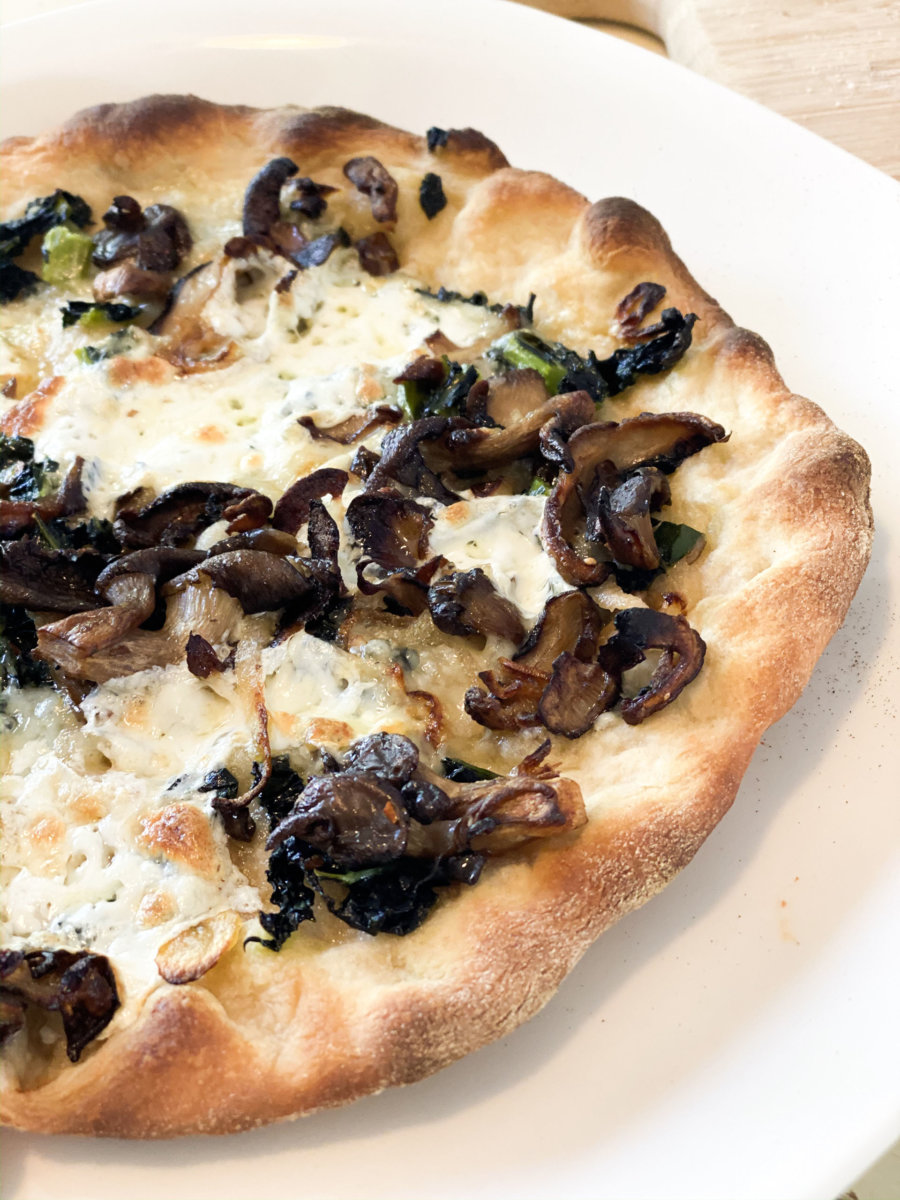 Roasted Mushroom And Kale Pizza Dan’s Papers