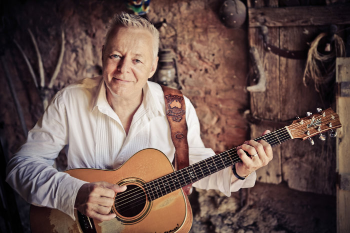 Tommy Emmanuel is playing in the Hamptons