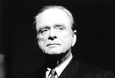 Harris Yulin is starring and directing Love Letters at Suffolk Theater