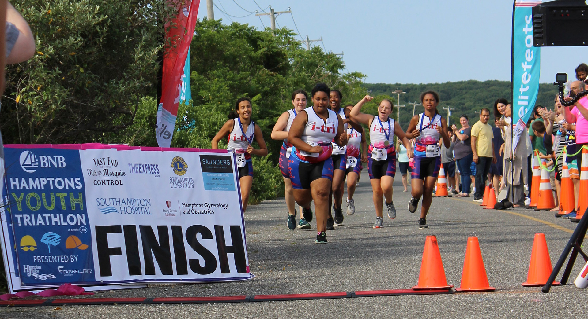 i-tri girls run in the BNB Hamptons Youth Triathlon