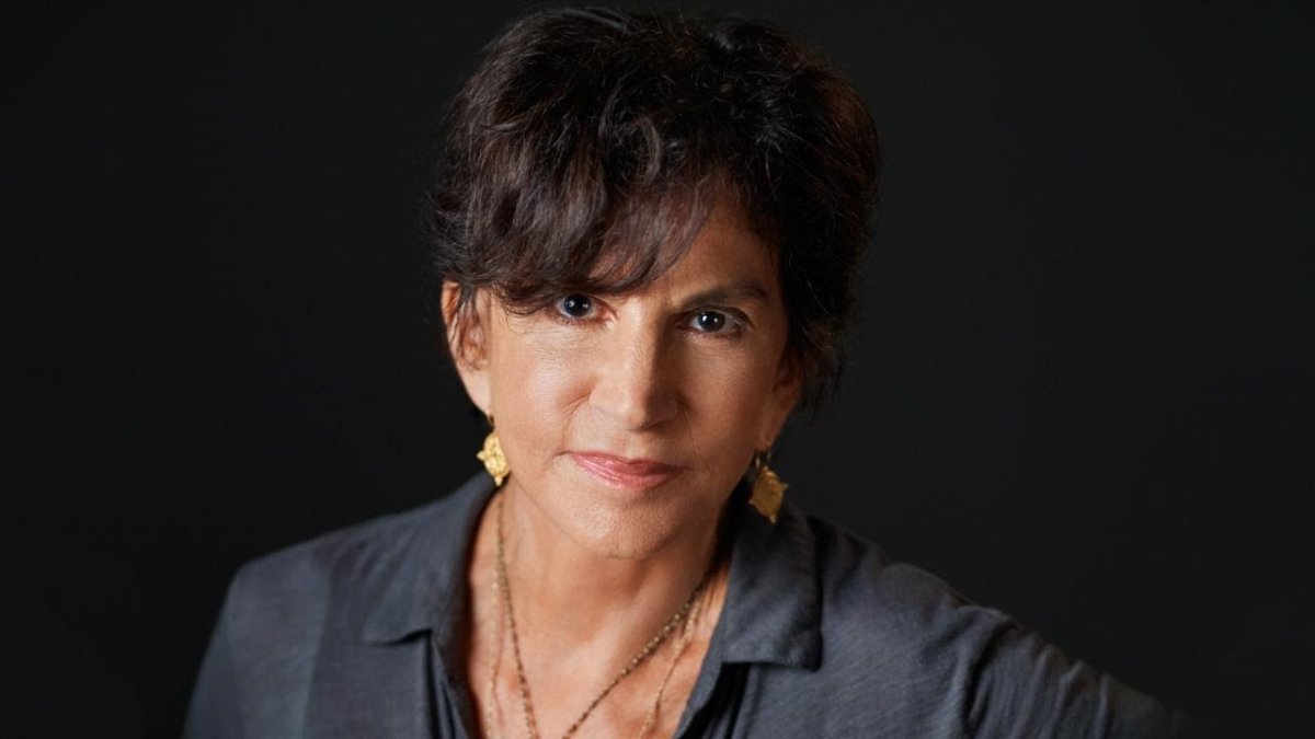 'Who’s Here in the Hamptons' Podcast Mercedes Ruehl, Oscar Winner