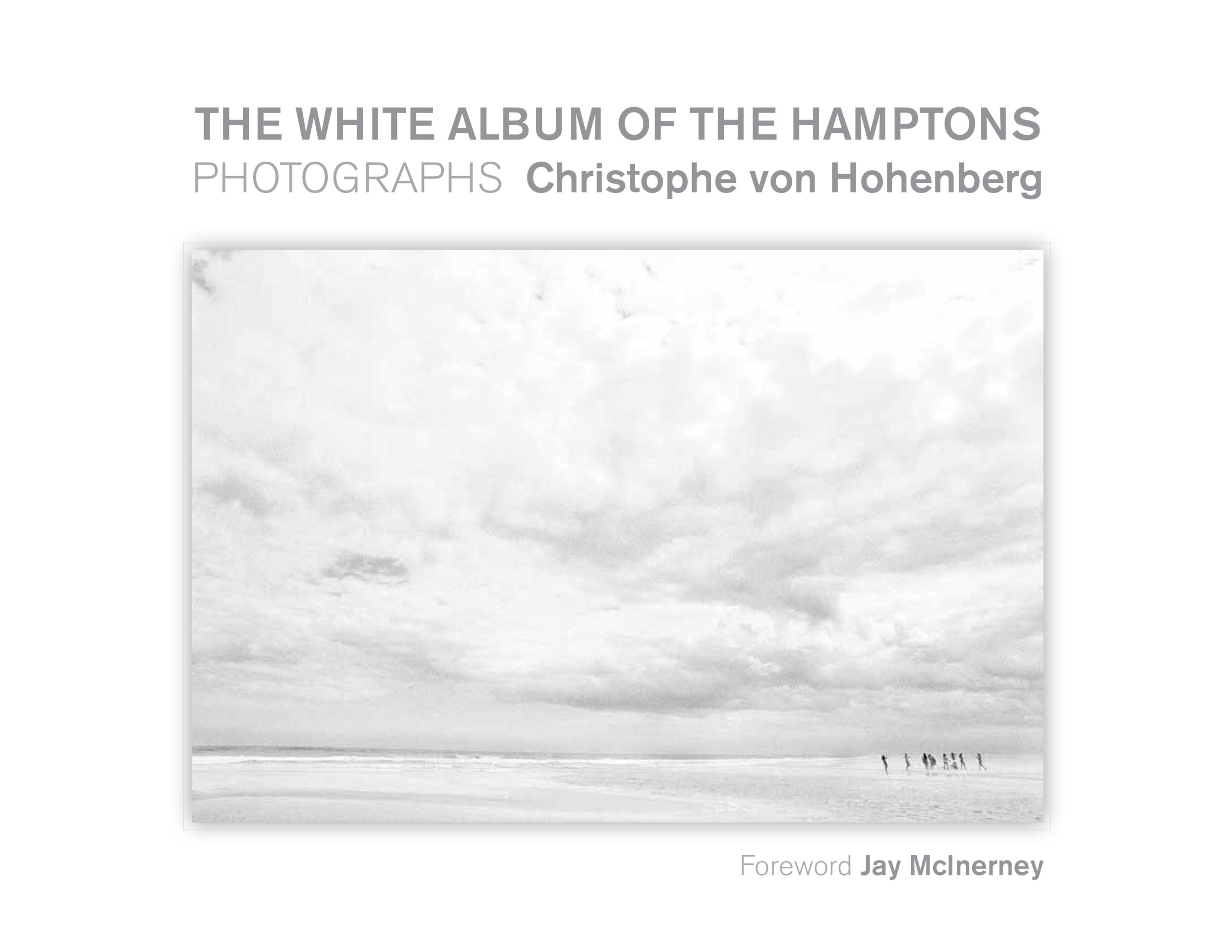 Book cover of "The White Album of the Hamptons" by Christophe von Hohenberg