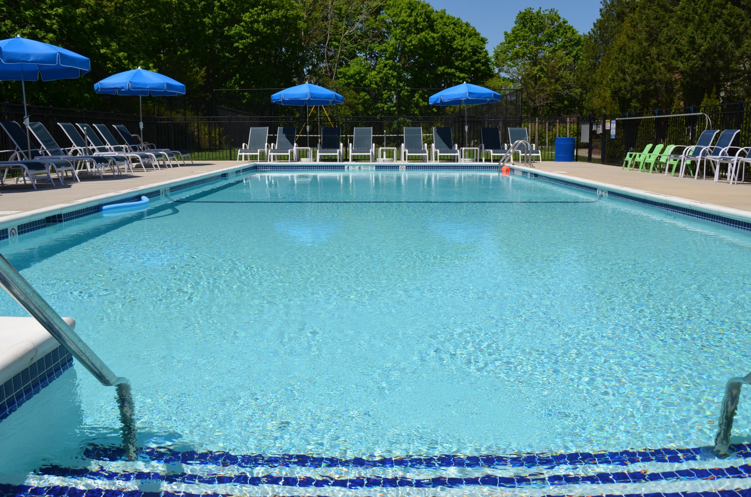 Southampton Inn pool