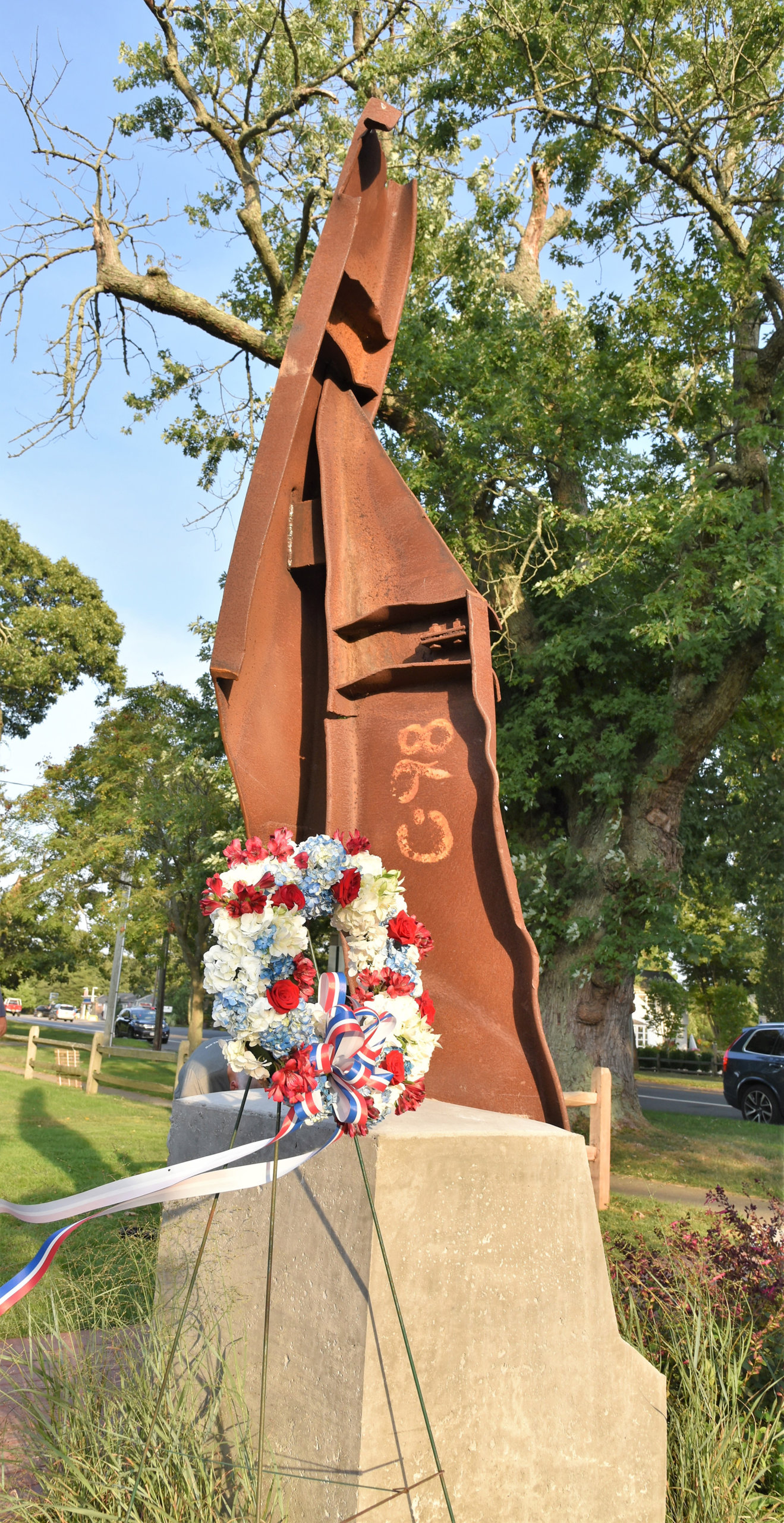 East Hampton 9/11 9-11 September 11 memorial monument