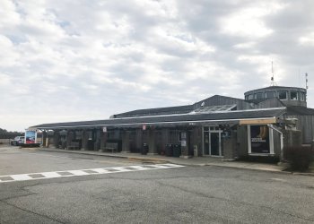 East Hampton Airport terminal