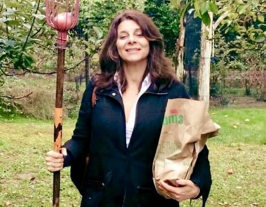 Angela LaGreca apple picking in East Hampton, October 2014