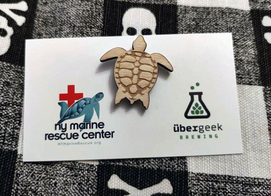 NYMRC / übergeek card with turtle pin