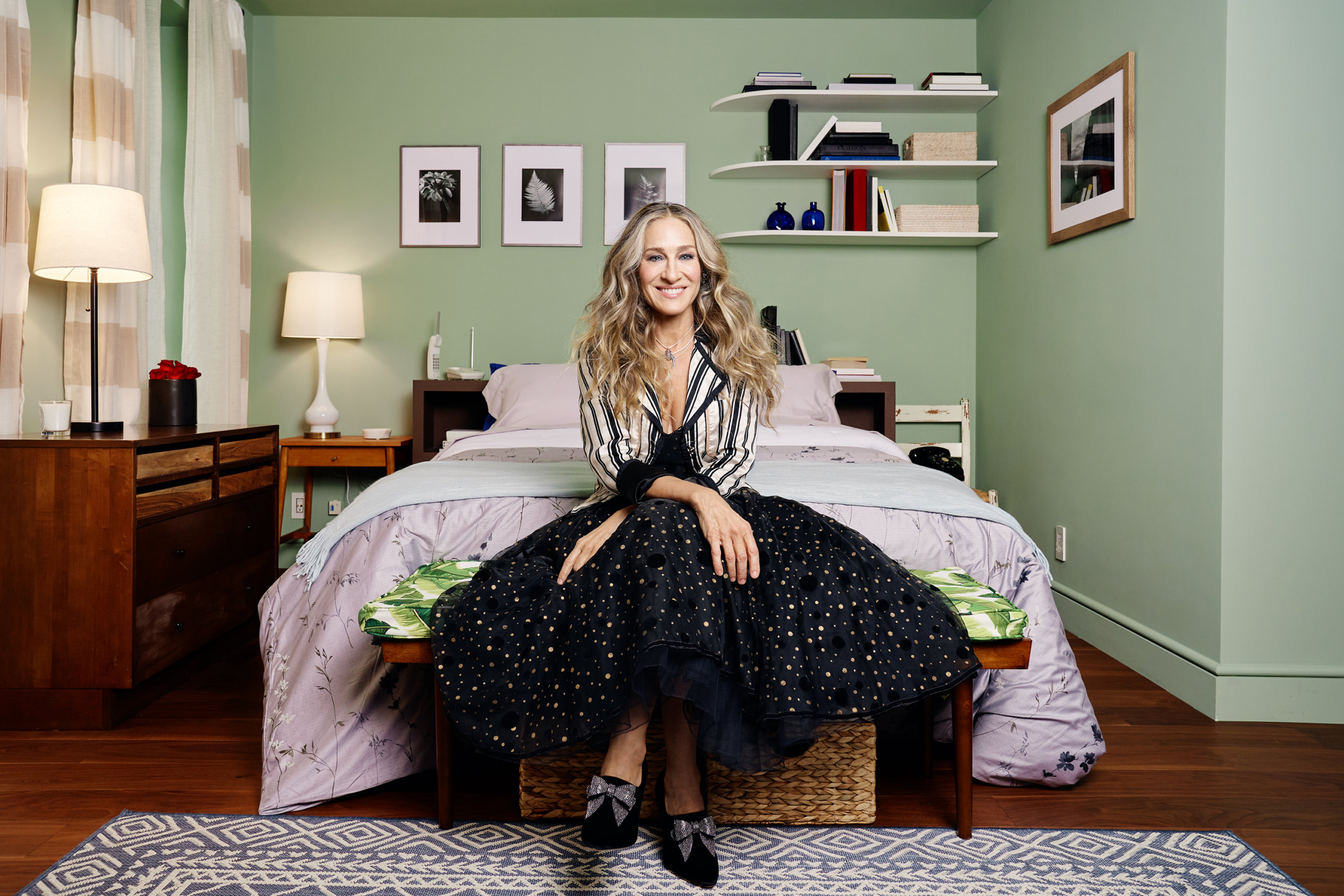 Sarah Jessica Parker in Carrie Bradshaw's Sex and the City Airbnb apartment