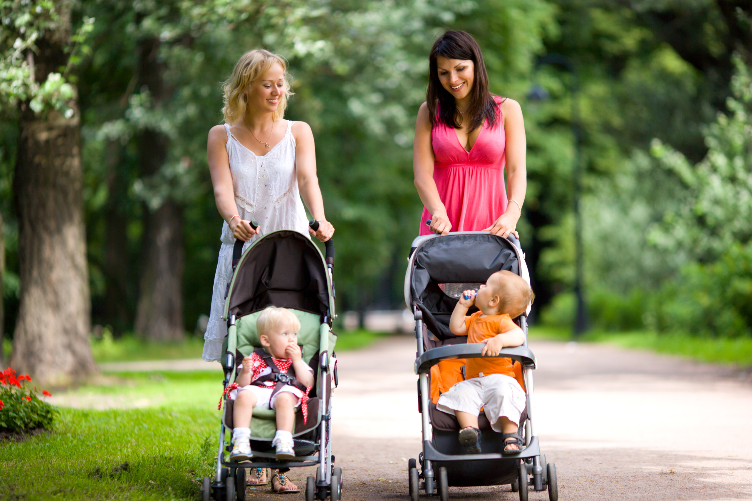 Tired of stroll(er)ing through the park alone? Share the experience with other local moms.