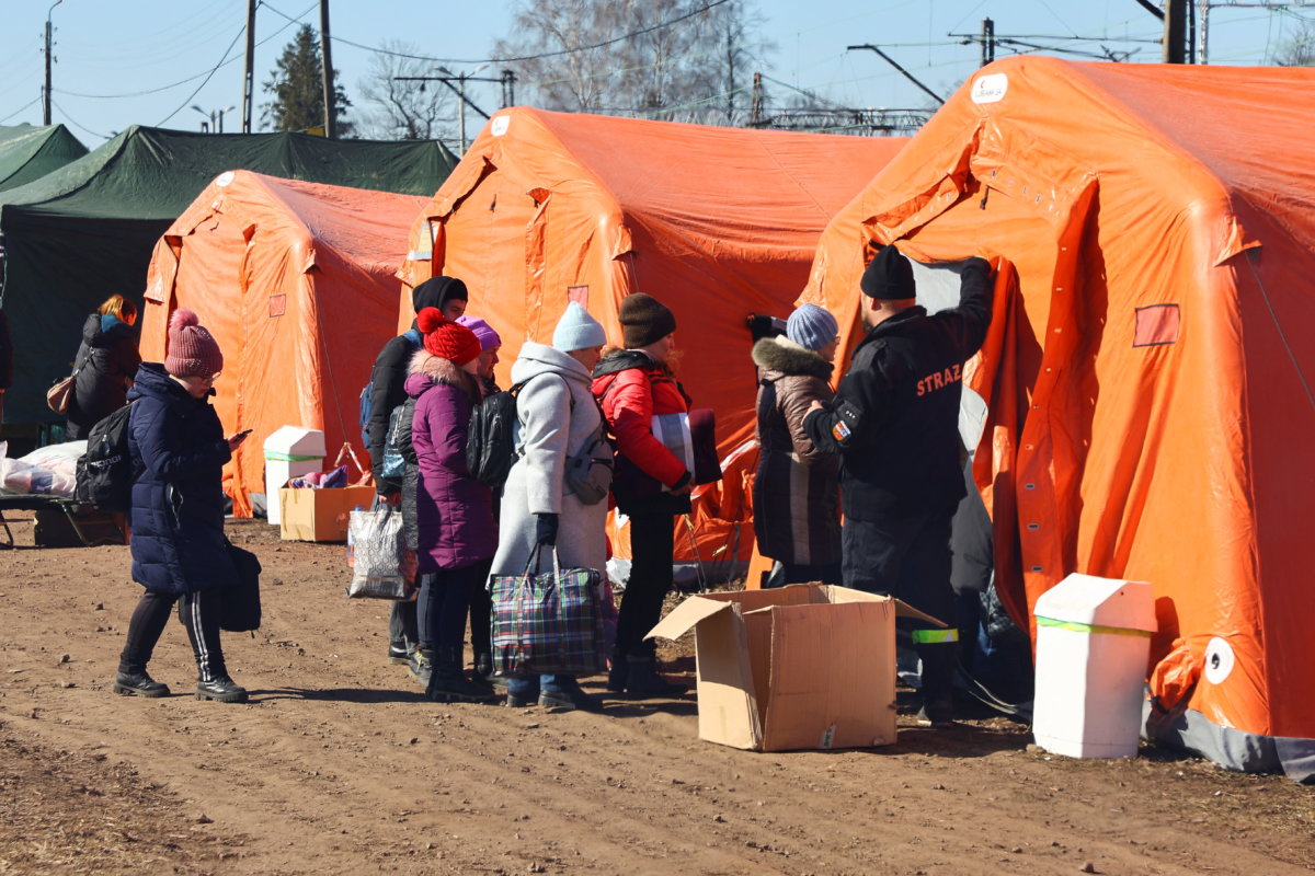 People fleeing Russia’s invasion of Ukraine arrive in Medyka