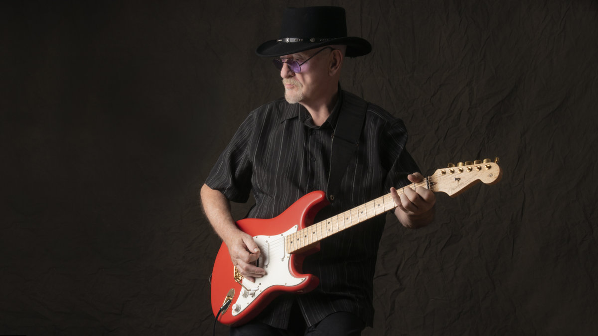 See Dave Mason at the Westhampton Beach Performing Arts Center this weekend in the Hamptons