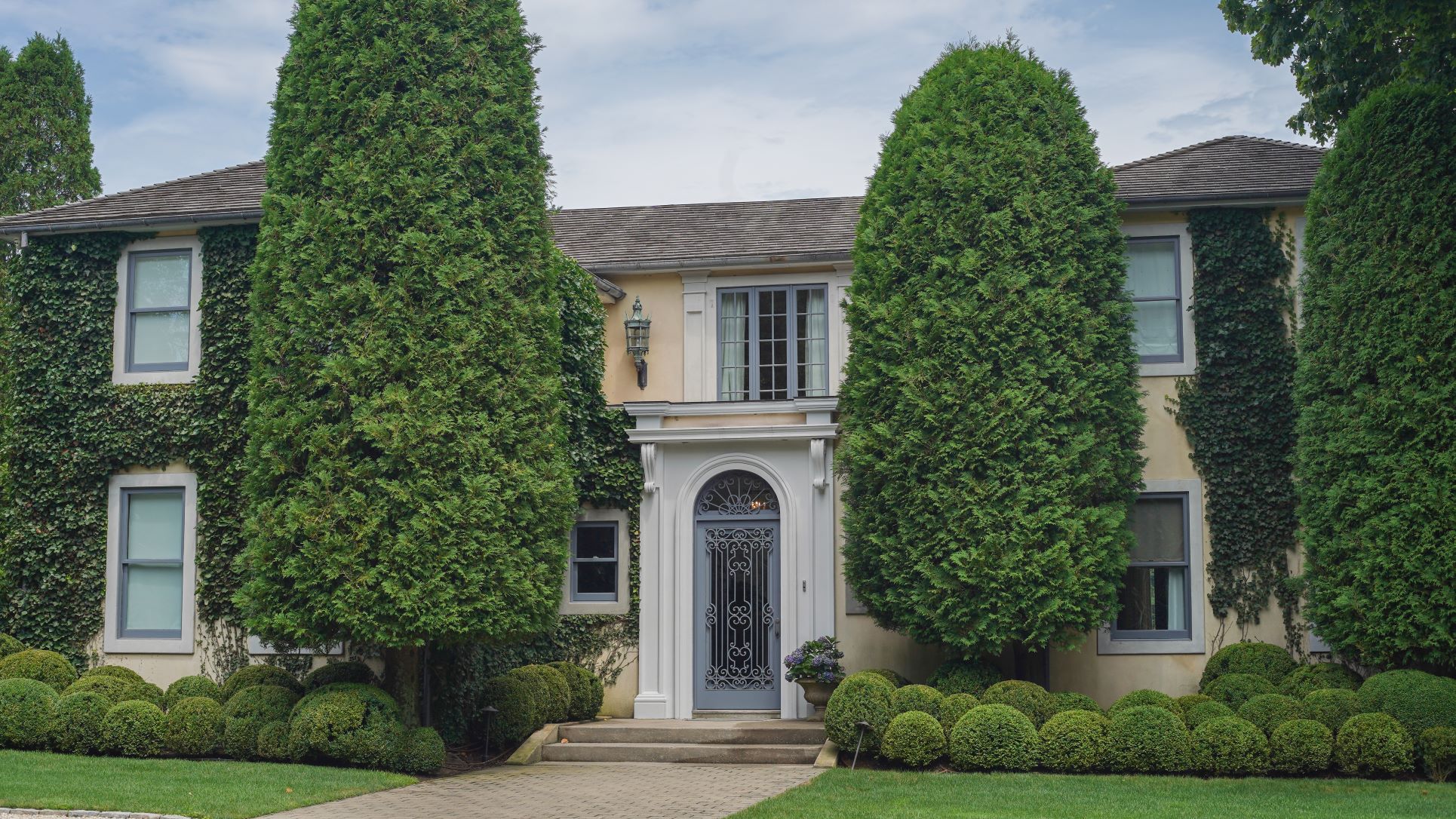 Vintage Villa a Hamptons home as part of the Southampton homes tour