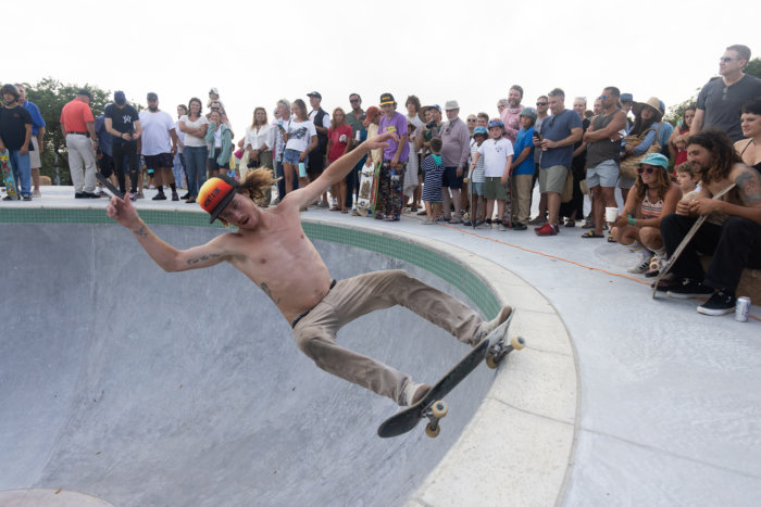 Montauk Skatepark builder "Yarbs" skates the pool