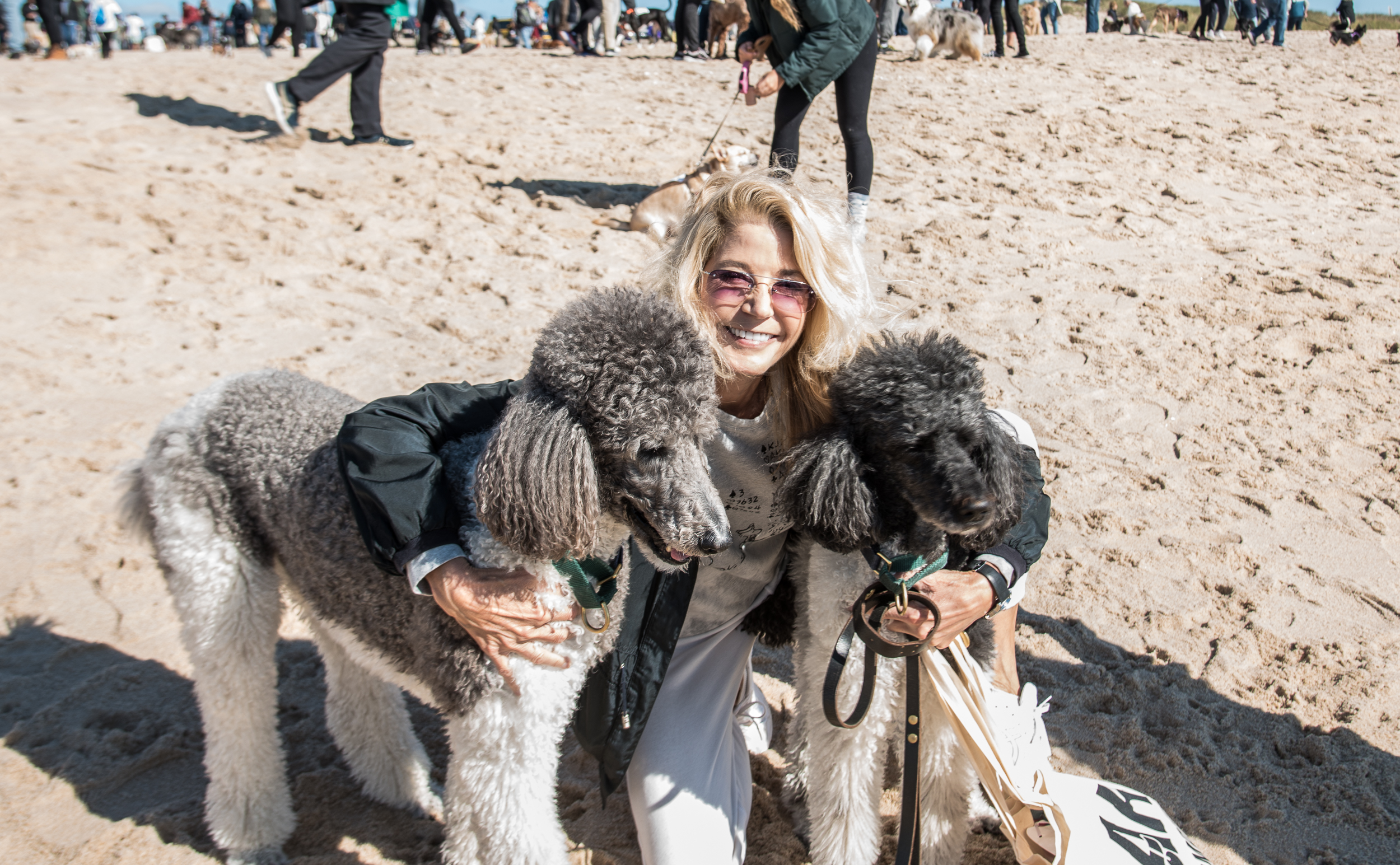 Candace Bushnell with Pepper and Prancer at the 2022 ARF Stroll to the Sea Dog Walk
