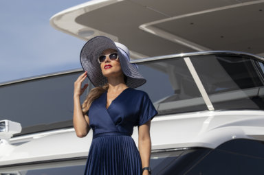 2021 Fort Lauderdale International Boat Show - woman in large hat