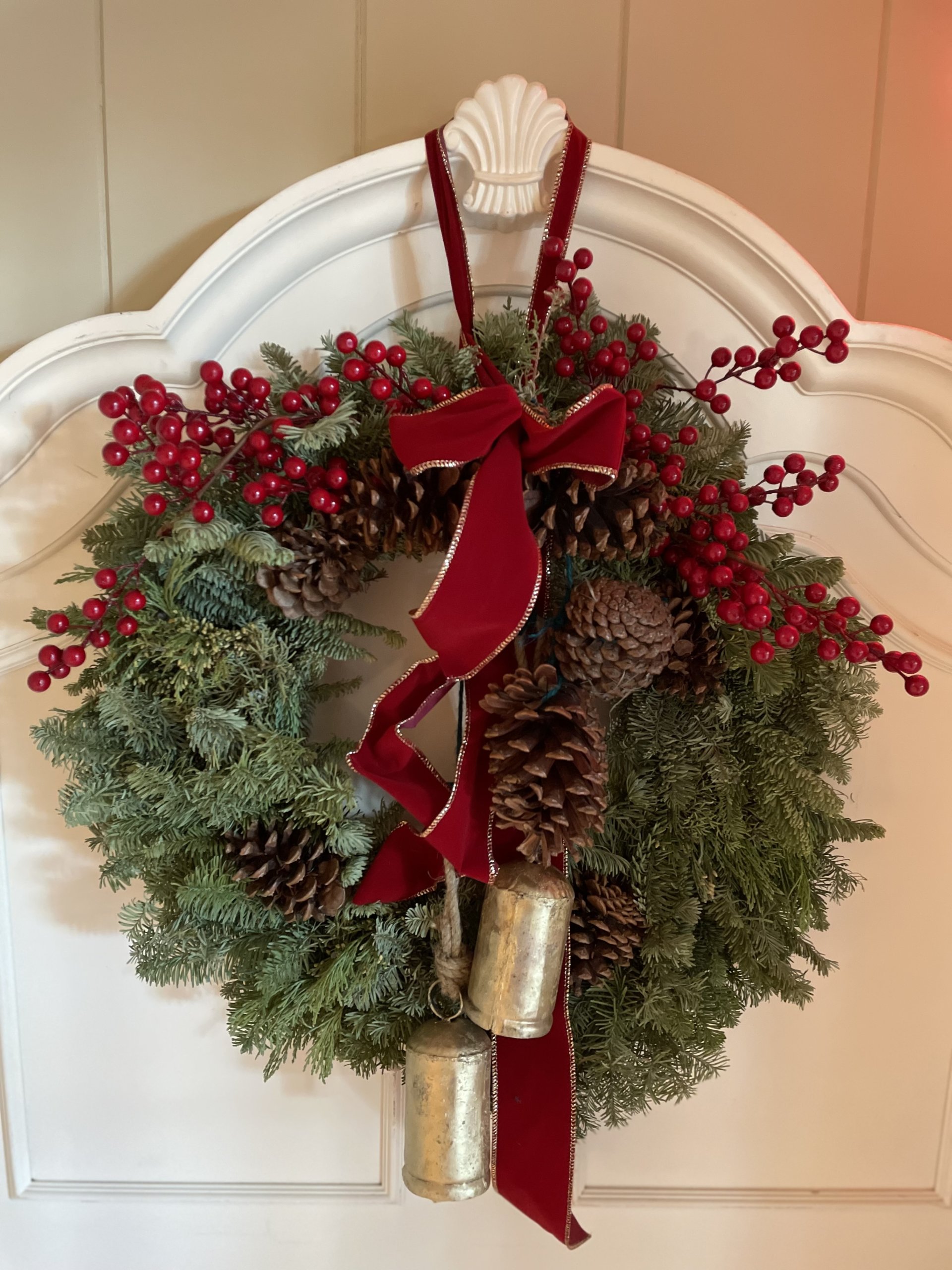Holiday wreath at Canoe Place Inn & Cottages