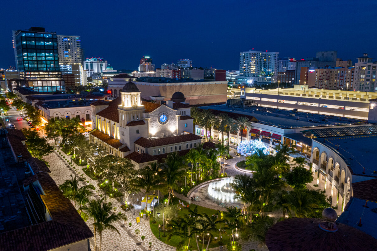 The Square (CityPlace) – One Parking