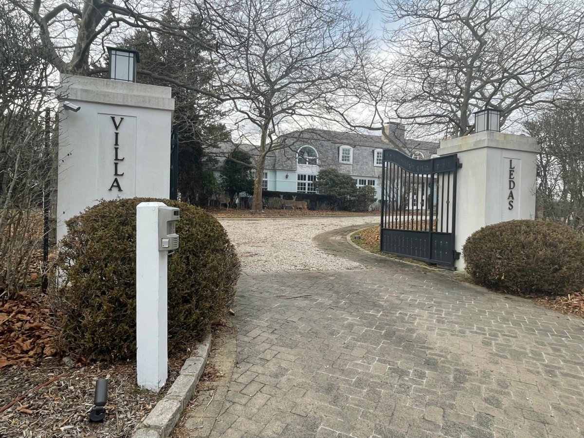 Federal authorities plan to seize a sanctioned Russian oligarch's Southampton mansion