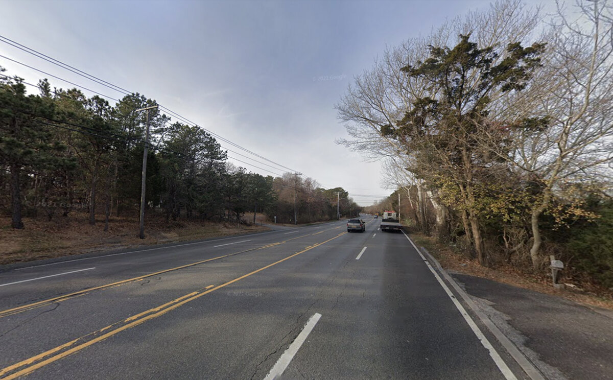 The Town wants to build sidewalk on County Road 39 between Tuckahoe Road and Boathouse Road in Southampton