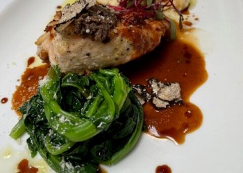 75 Main Natural Breast of Chicken Stuffed with Black Truffle