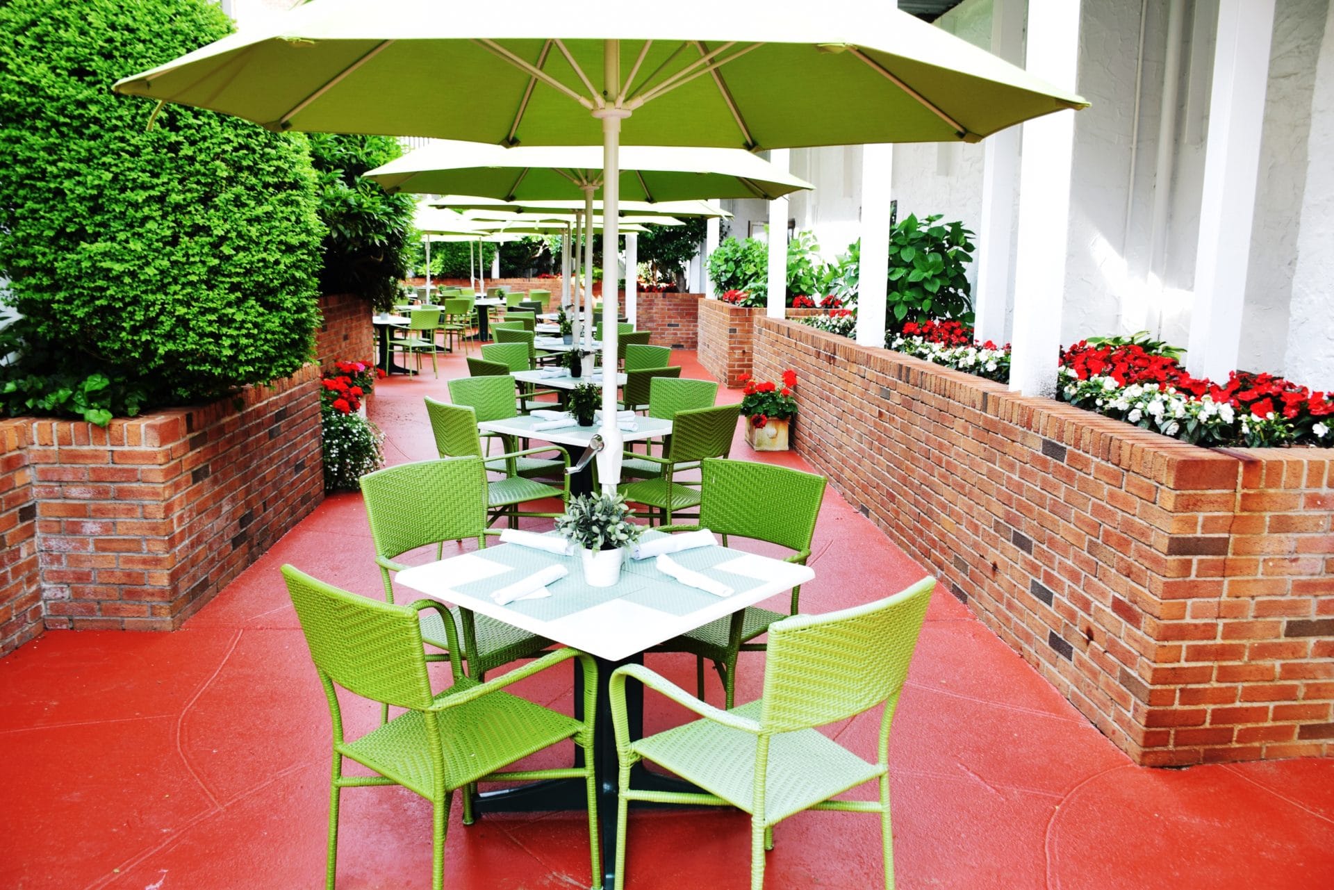Southampton Inn has a new patio in its courtyard 