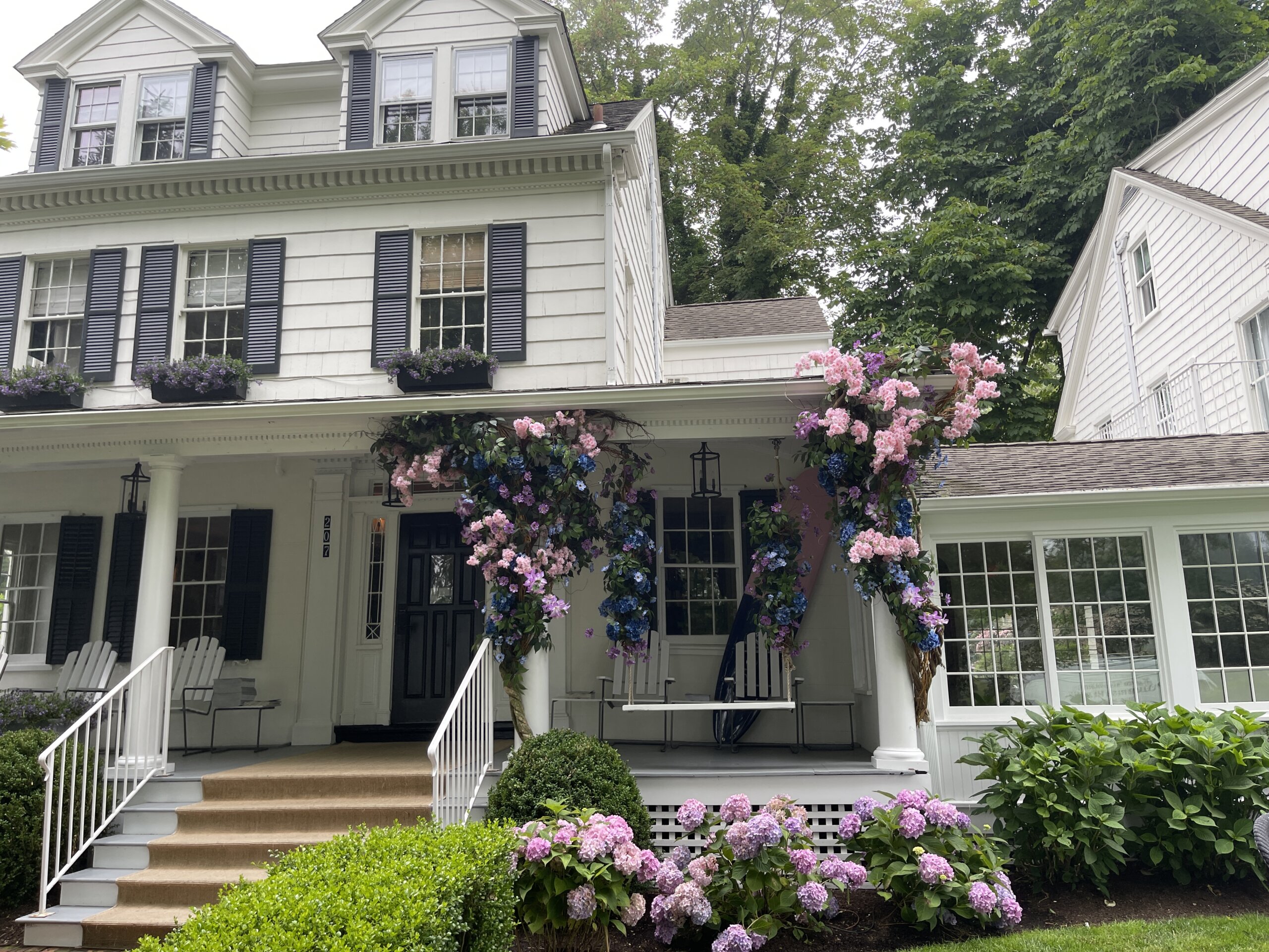 The historic Maidstone Inn in the Village of East Hampton.