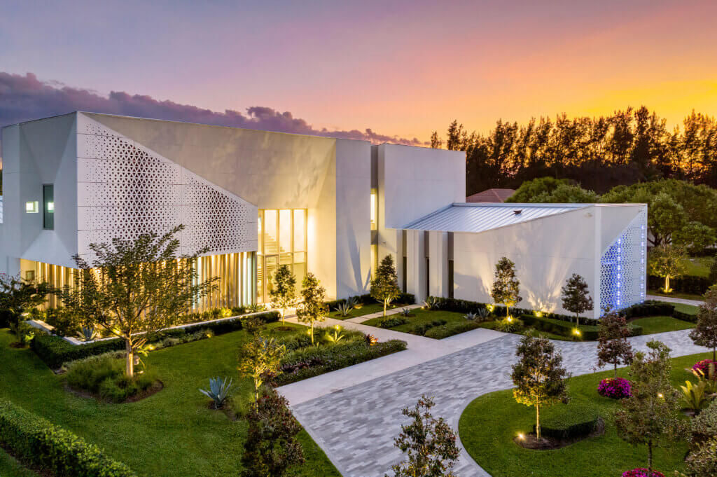 Luxurious Modern Home in Palm Beach Gardens Asks 12.9M Dan’s Papers