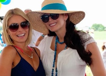 Diva Moms Lyss Stern with with Kelly Ripa at Super Saturday at Novas Ark Project.