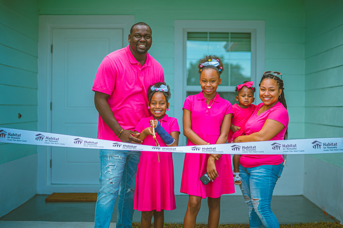 HFHGPBC & iTHINK Gives Furnished House Keys to Family
